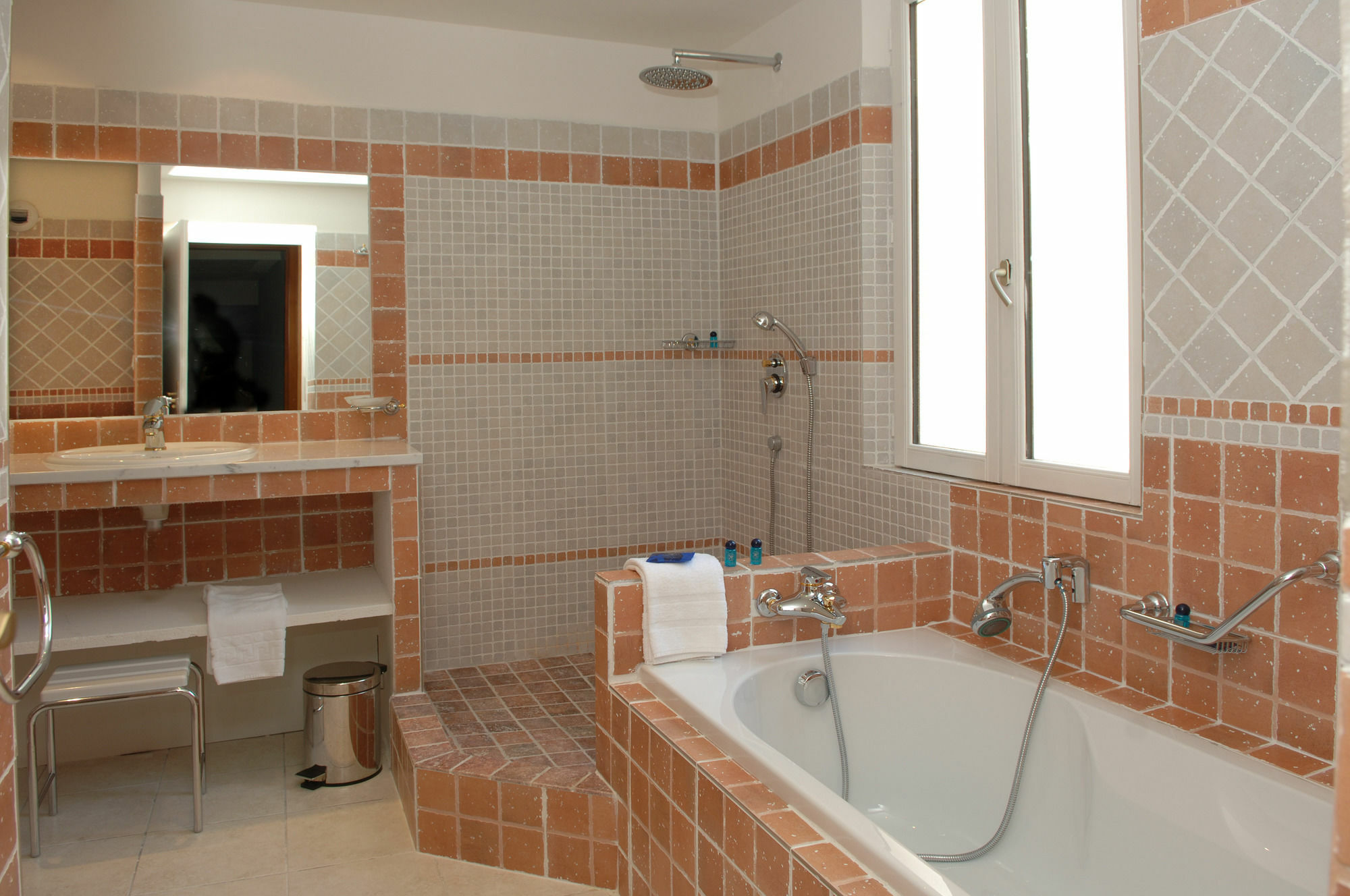 Hotel Grand D'orange, Bw Signature Collection Orange (Vaucluse)